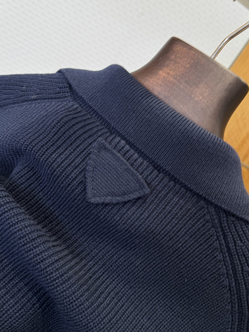 プラダコピー カジュアルなニット襟付きセーター