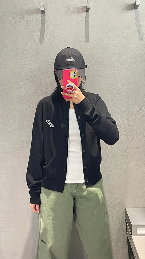 ワイスリー WE11DONE ビーズロゴニットカーディガン