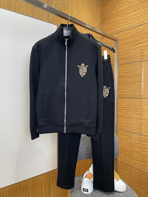 フェンディコピー バッジ刺繍スタンドカラートラックスーツ