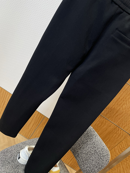 フェンディコピー バッジ刺繍スタンドカラートラックスーツ