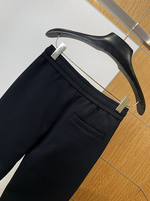 フェンディコピー バッジ刺繍スタンドカラートラックスーツ