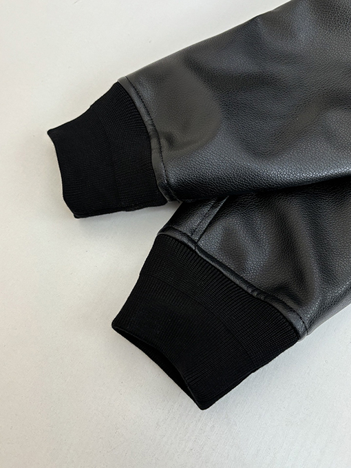 ジバンシイ Givenchy 無地のダークウールとレザーのスナップボタンベースボールジャケット