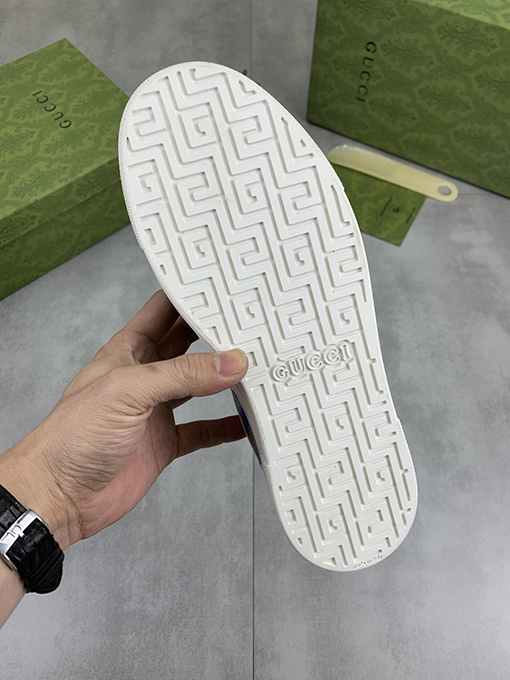 グッチ クラシックカジュアルメンズシューズ