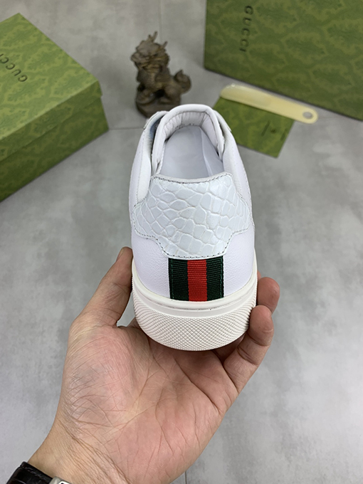 グッチ クラシックカジュアルメンズシューズ