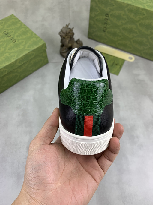 グッチ クラシックカジュアルメンズシューズ