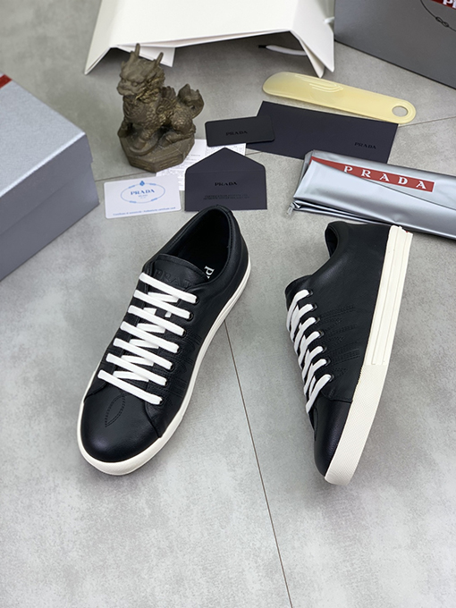 プラダ ベストセラー商品を主に宣伝ファッションメンズシューズ
