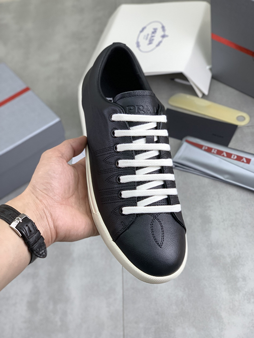 プラダ ベストセラー商品を主に宣伝ファッションメンズシューズ