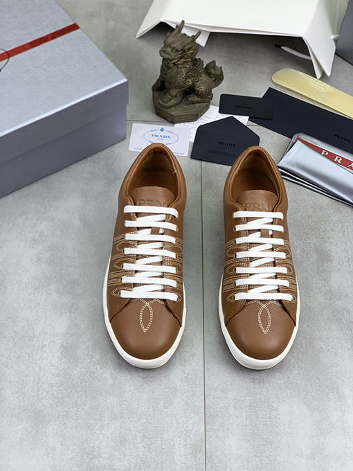 プラダ ベストセラー商品を主に宣伝ファッションメンズシューズ