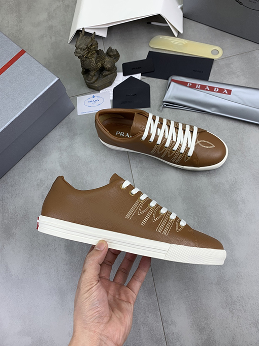 プラダ ベストセラー商品を主に宣伝ファッションメンズシューズ