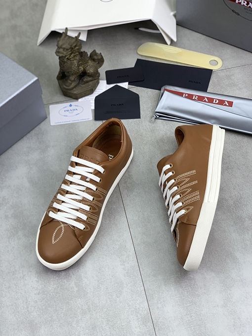 プラダ ベストセラー商品を主に宣伝ファッションメンズシューズ