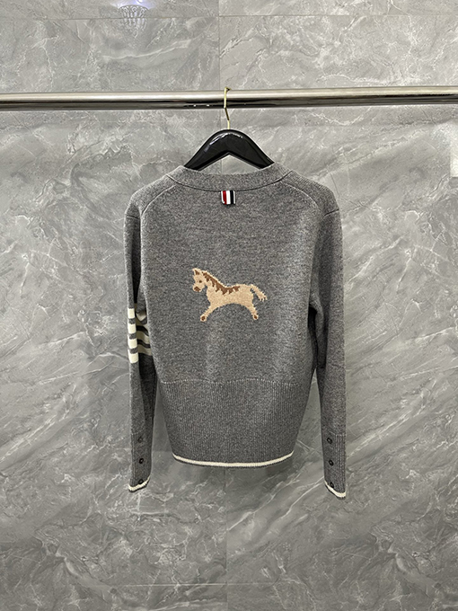 トムブラウンコピー 新しい馬柄ニットカーディガン
