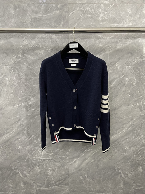 トムブラウンコピー 新しい馬柄ニットカーディガン