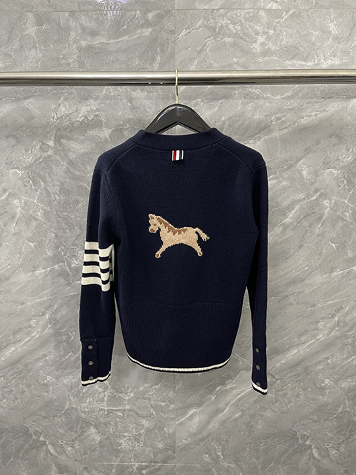 トムブラウンコピー 新しい馬柄ニットカーディガン
