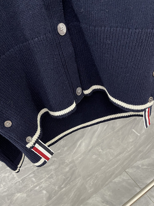 トムブラウンコピー 新しい馬柄ニットカーディガン