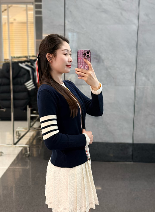 トムブラウン 限定馬年プレッピースタイルのクルーネックシングルブレストボタンニットカーディガン