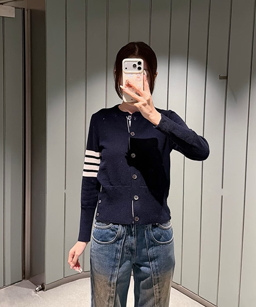 トムブラウン 限定馬年プレッピースタイルのクルーネックシングルブレストボタンニットカーディガン