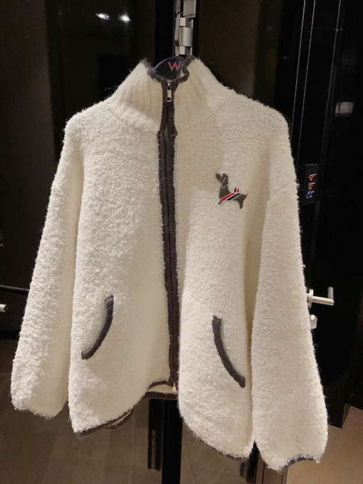 トムブラウンコピー プレッピースタイルのふわふわの子犬柄カラーブロックの厚手セーターコート