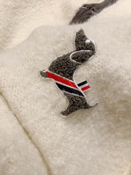 トムブラウンコピー プレッピースタイルのふわふわの子犬柄カラーブロックの厚手セーターコート