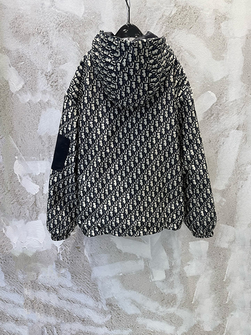 ディオールスーパーコピー 新しいモノグラムジャケット