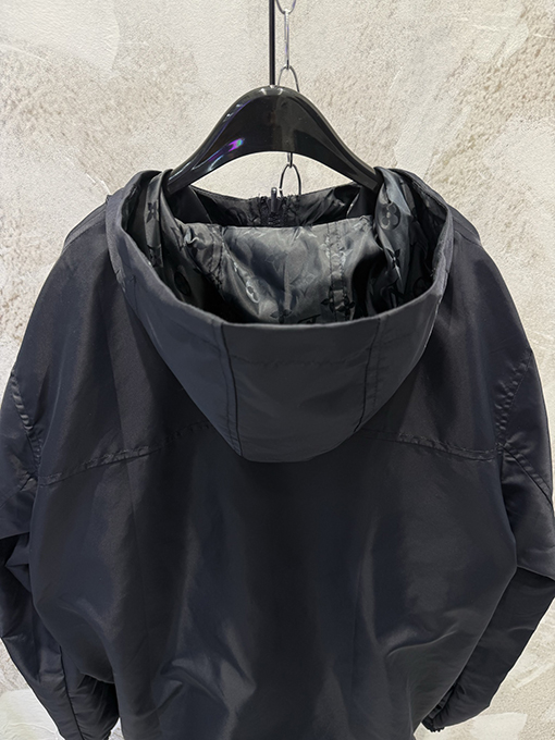 ルイヴィトン リバーシブルウィンドブレーカージャケット