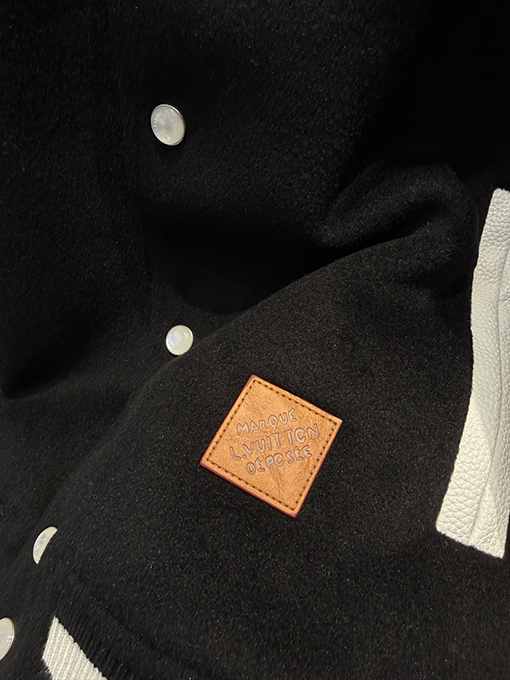 ルイヴィトン Nigo パッチワークレザーパールバックルレザートリムフロントポケットが付いたベースボールスタイルのベルト付きジャケット