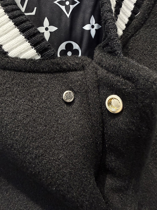 ルイヴィトン Nigo パッチワークレザーパールバックルレザートリムフロントポケットが付いたベースボールスタイルのベルト付きジャケット