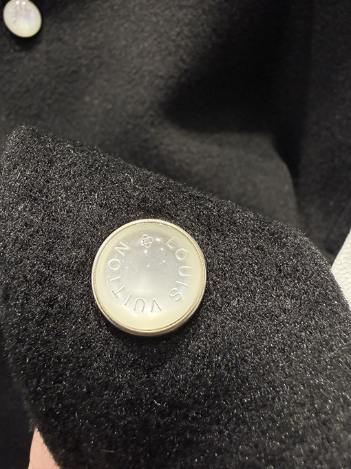 ルイヴィトン Nigo パッチワークレザーパールバックルレザートリムフロントポケットが付いたベースボールスタイルのベルト付きジャケット