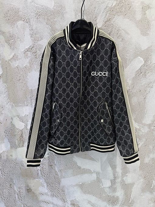 グッチコピー GUCCI クラシックな全面ロゴプリントのベースボールカラージャケット