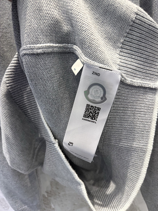 モンクレールスーパーコピー ピュアウールのロゴタートルネックニット長袖セーター