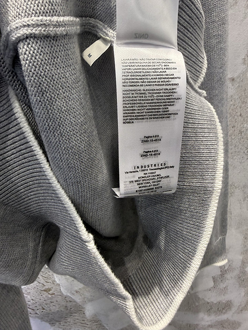 モンクレールスーパーコピー ピュアウールのロゴタートルネックニット長袖セーター