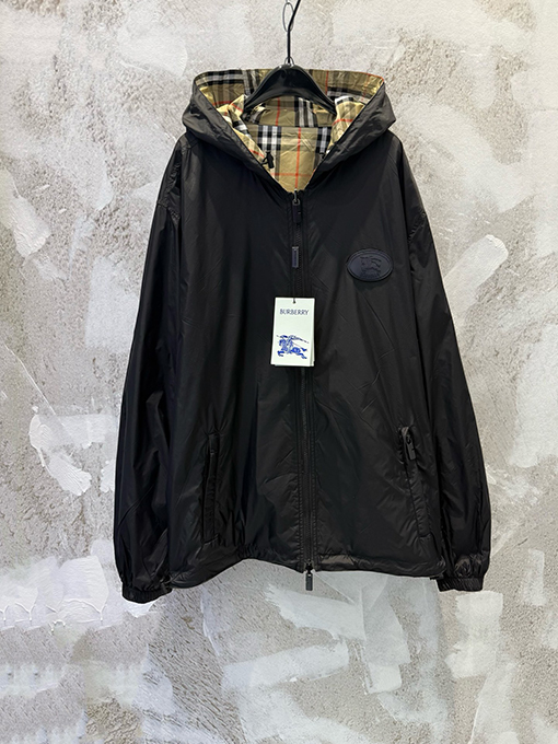 バーバリー 軽量両面チェック柄フード付きジャケット