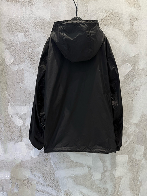 バーバリー 軽量両面チェック柄フード付きジャケット