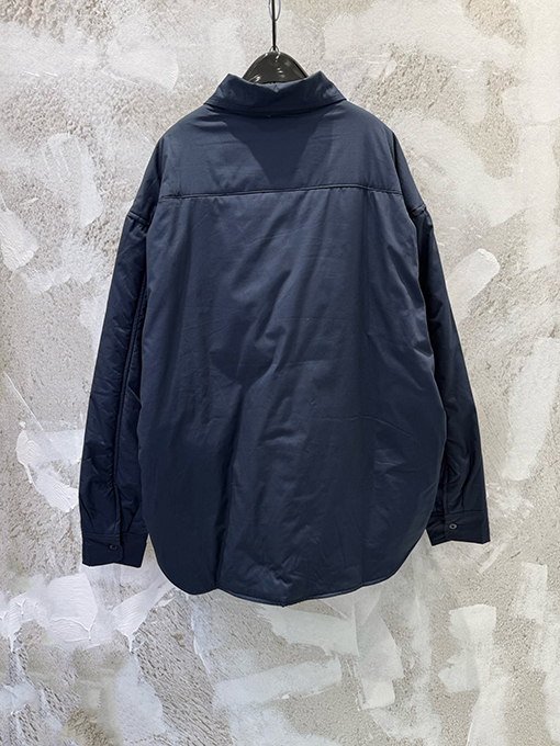 プラダ 逆三角形のロゴリサイクルナイロンカラーコットンジャケットシャツコート