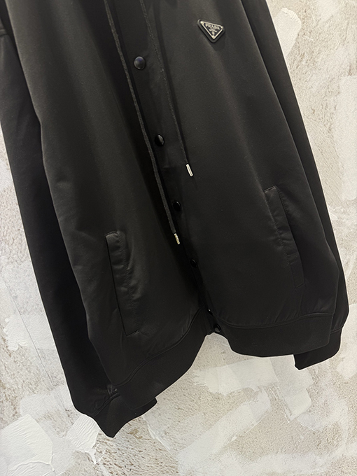 プラダスーパーコピー 三角ロゴナイロンパッチワークフード付きジャケット