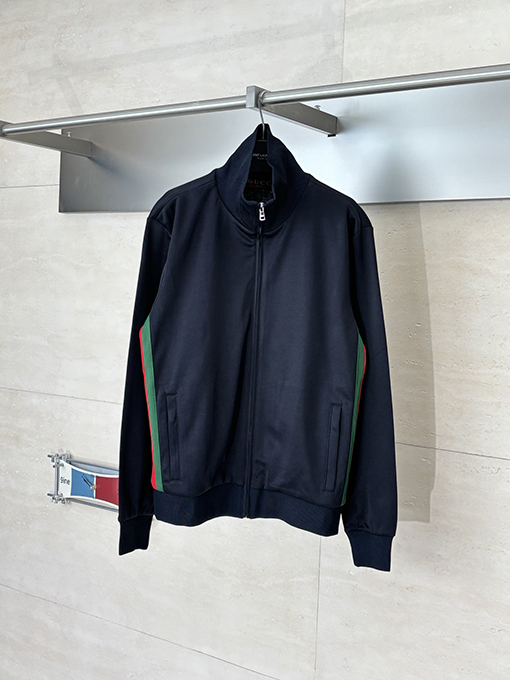 グッチ スタンドカラーサイドウェビングプレーンニットのジップアップジャケット