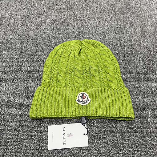 モンクレール クラシックなウール混紡ニット帽