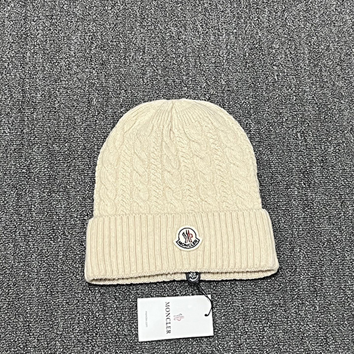 モンクレール クラシックなウール混紡ニット帽
