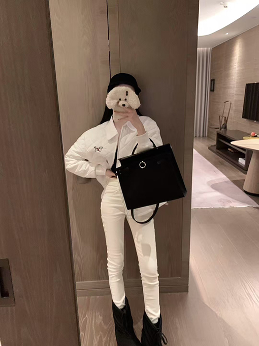 トムブラウン プレッピースタイルの子犬の刺繍入りダイヤモンド柄パッド入りジャケット