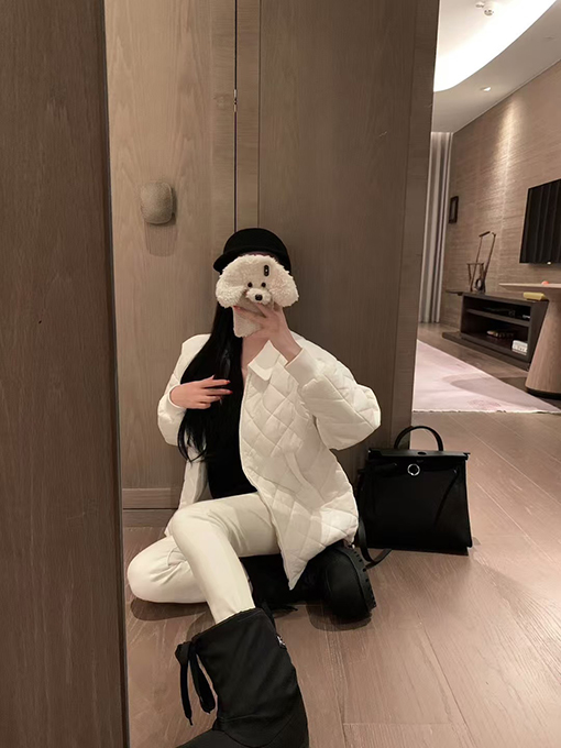 トムブラウン プレッピースタイルの子犬の刺繍入りダイヤモンド柄パッド入りジャケット