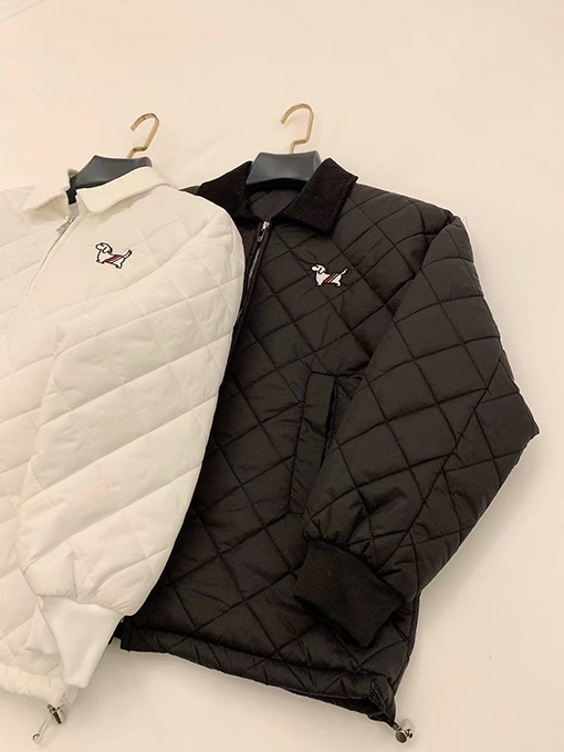 トムブラウン プレッピースタイルの子犬の刺繍入りダイヤモンド柄パッド入りジャケット