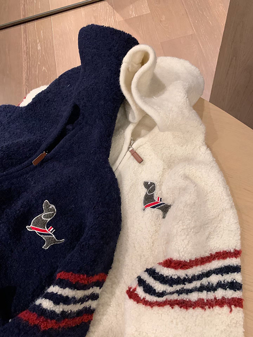 トムブラウンコピー プレッピースタイルの刺繍入り子犬のジップアップフード付きフリースカーディガン