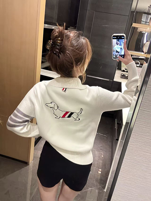 トムブラウン 々しくプレッピーな子犬の刺繍入りジップアップカラーシングルブレストニットカーディガン