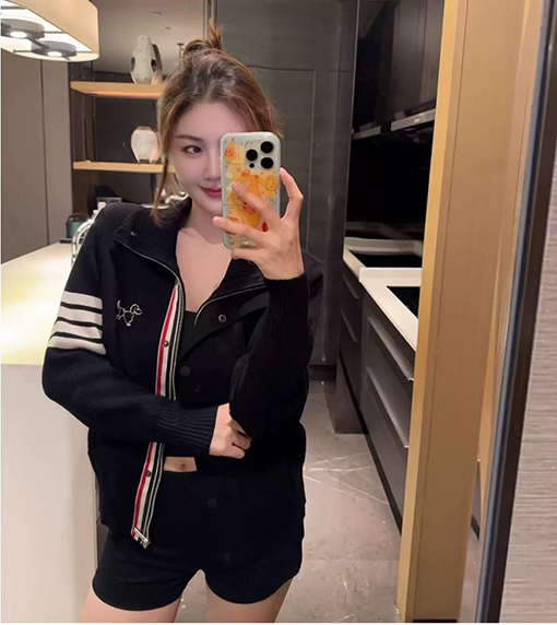 トムブラウン 々しくプレッピーな子犬の刺繍入りジップアップカラーシングルブレストニットカーディガン