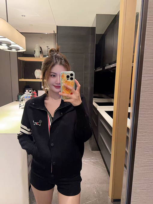 トムブラウン 々しくプレッピーな子犬の刺繍入りジップアップカラーシングルブレストニットカーディガン