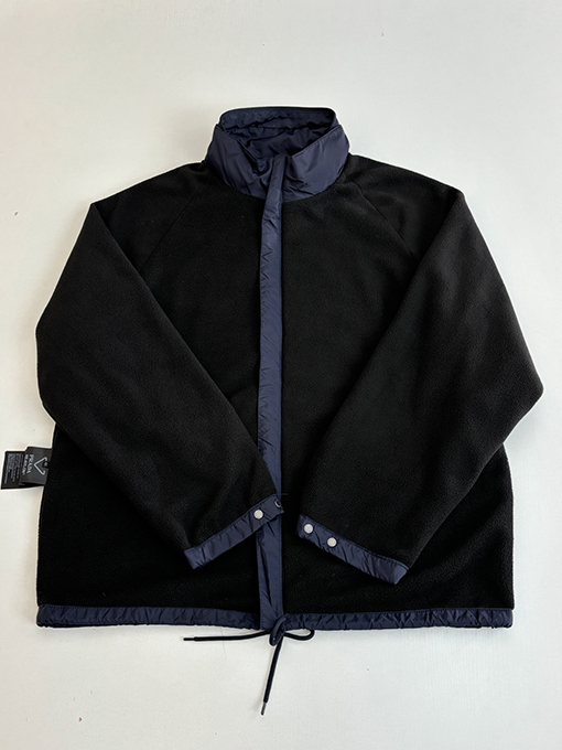 プラダ クラシック トライアングル ロゴ リサイクルナイロン フリース ジャケット