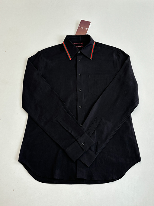 グッチスーパーコピー 尖った襟のシングルブレスト長袖シャツ