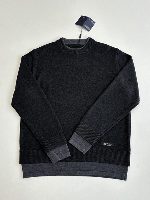 プラダ ホリデーコレクション カシミア＆ウールブレンド リブニット クルーネックセーター