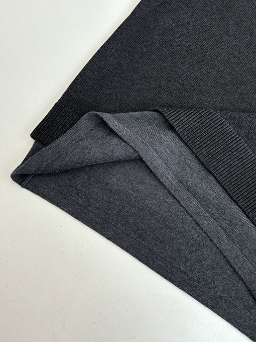 プラダ ホリデーコレクション カシミア＆ウールブレンド リブニット クルーネックセーター