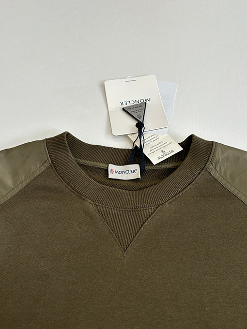 モンクレール ロゴスリーブポケットパッチワーククルーネックスウェットシャツ