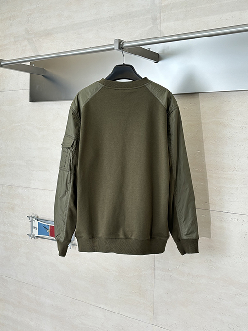 モンクレール ロゴスリーブポケットパッチワーククルーネックスウェットシャツ